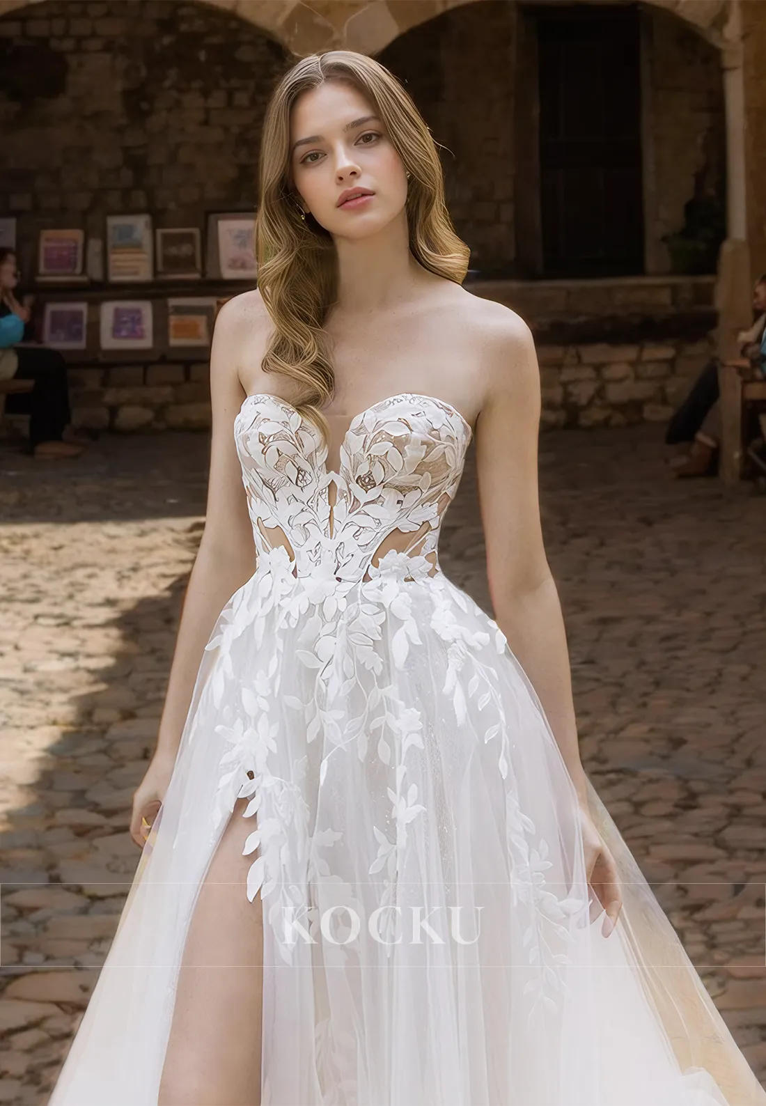 A-Line Sweetheart Sleeveless High Split Appliques Lace Wedding Dress Bridal Gowns with Sweep Train