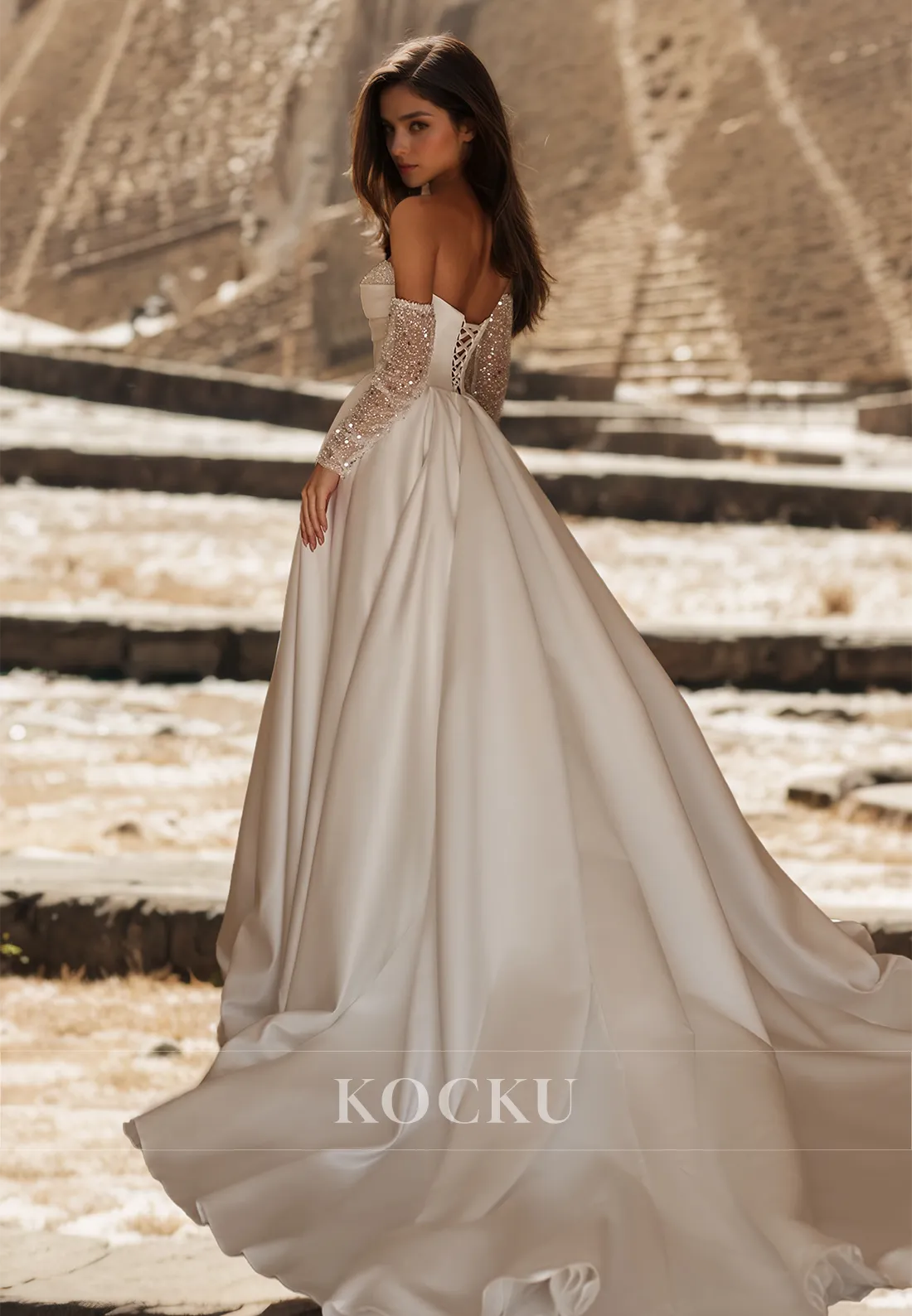 A-Line Tube Top Long Sleeves Sweep Train Stripe Pleated Satin Wedding Dress Bridal Gowns with Beads