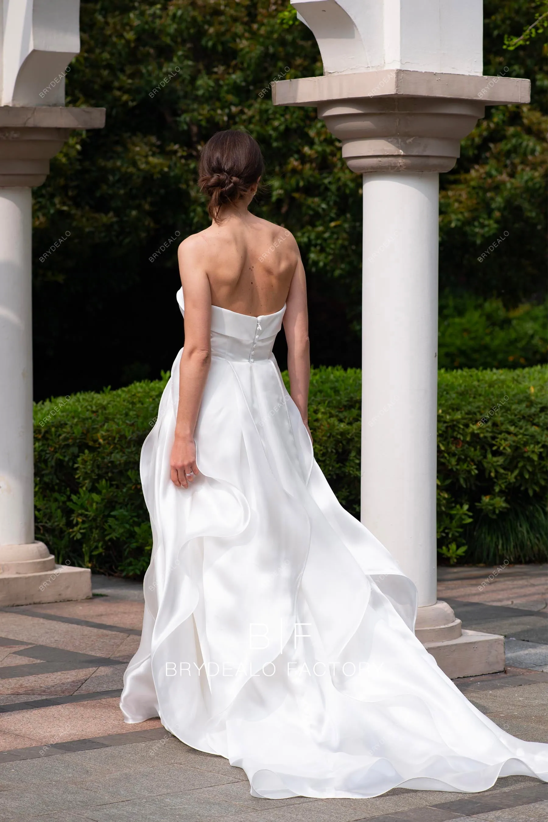 Elegant Strapless Organza Ruffled A-line Wedding Dress with Pockets