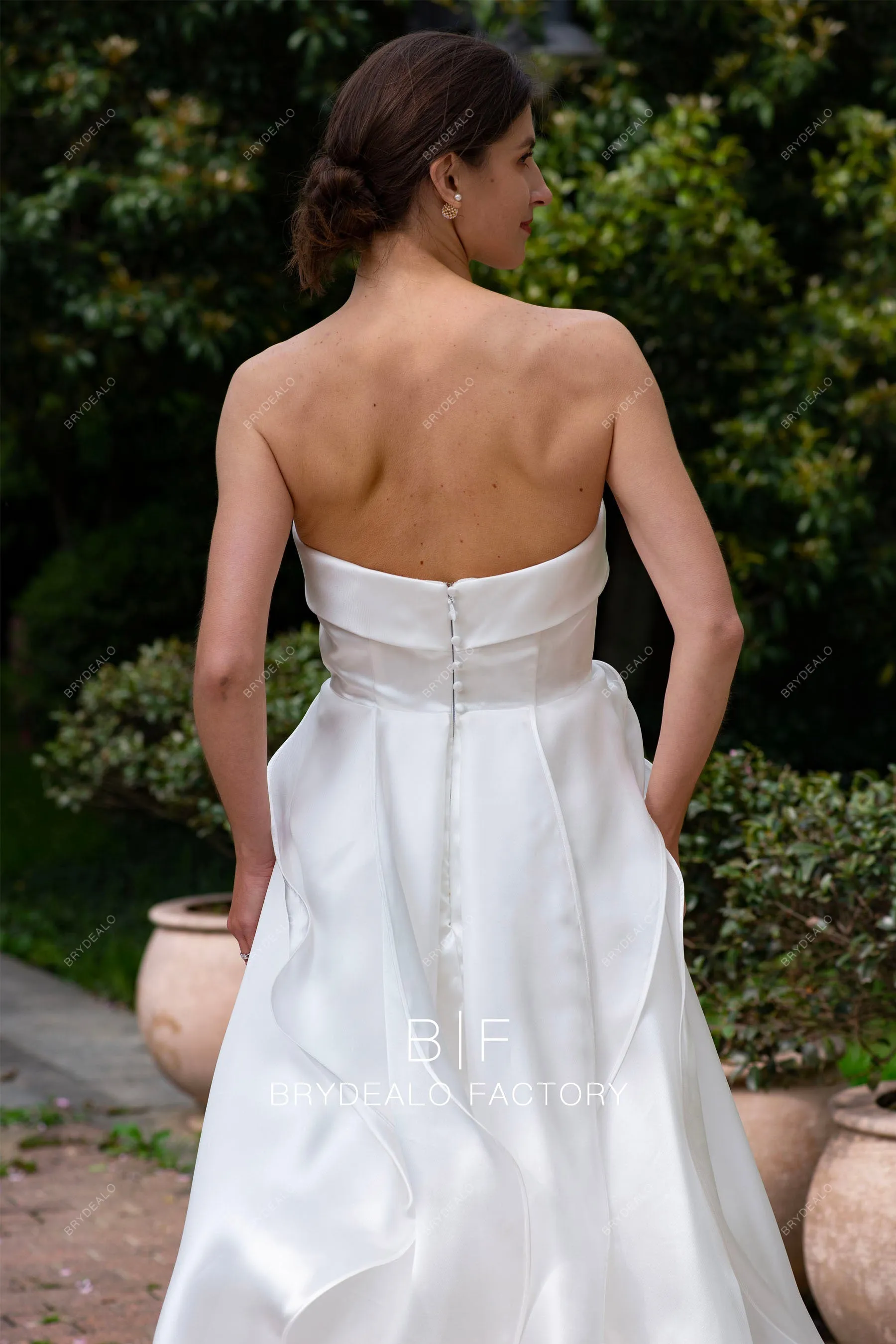 Elegant Strapless Organza Ruffled A-line Wedding Dress with Pockets