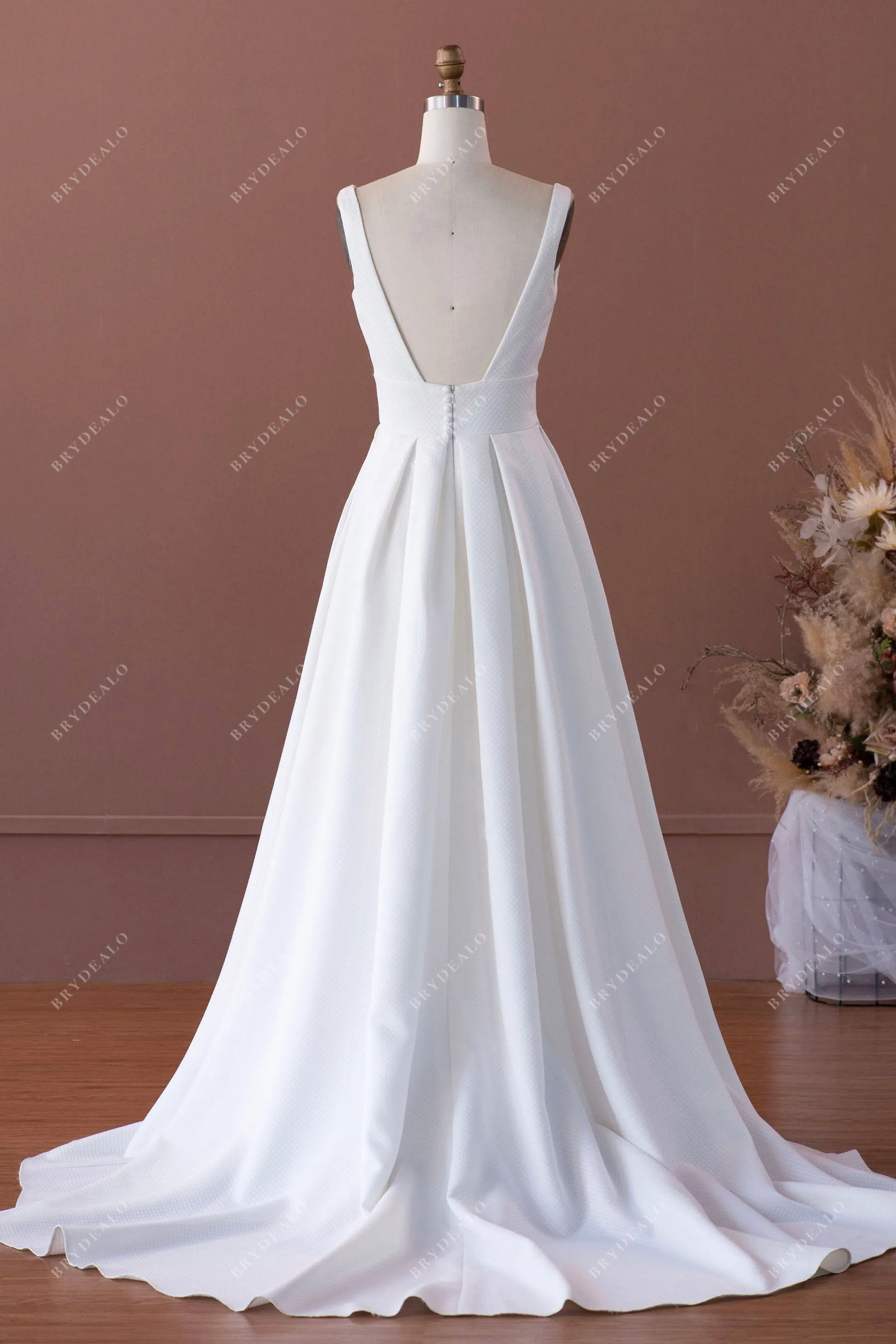 Simple V-neck Designer Textured Bridal Dress with Pockets