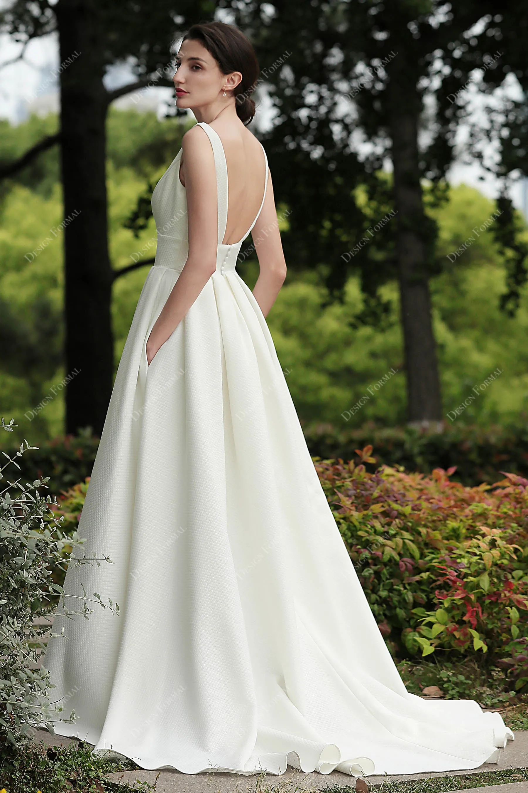 Simple V-neck Designer Textured Bridal Dress with Pockets