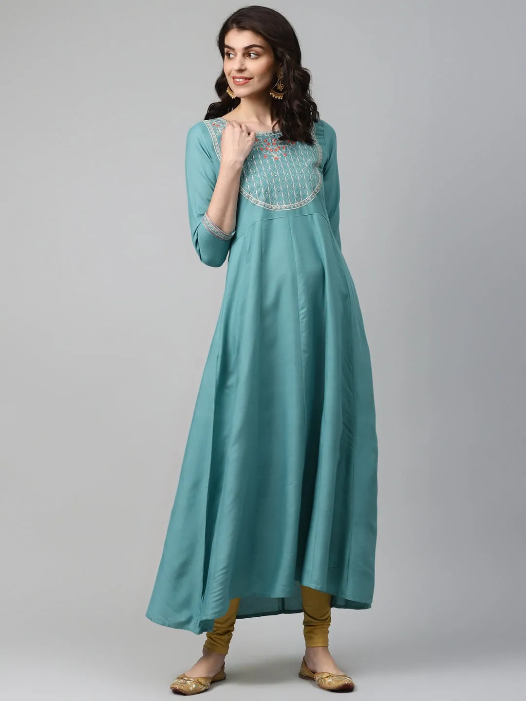 Women Green & Gold Embroidered Kurta