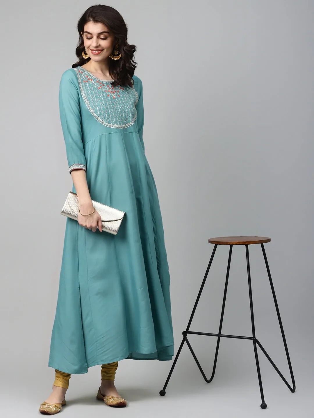 Women Green & Gold Embroidered Kurta